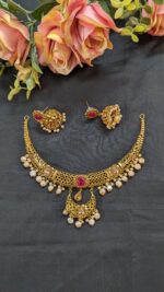 Gold-Plated Hasuli Necklece with Real Pearl Drops and Earrings