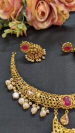 Gold-Plated Hasuli Necklece with Real Pearl Drops and Earrings