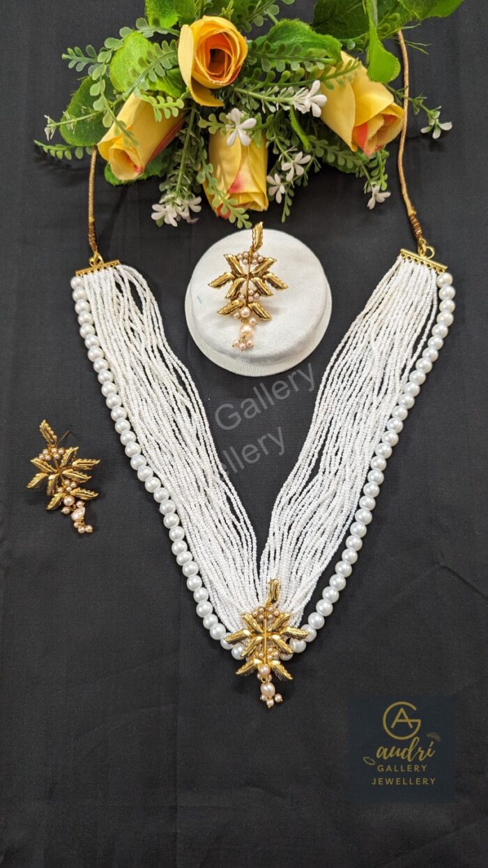 White Jhuri puti Short Sita with Pearl Drops and Earrings Jewellery