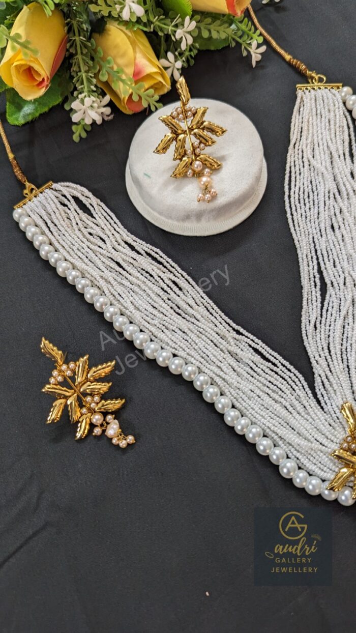 White Jhuri puti Short Sita with Pearl Drops and Earrings Jewellery