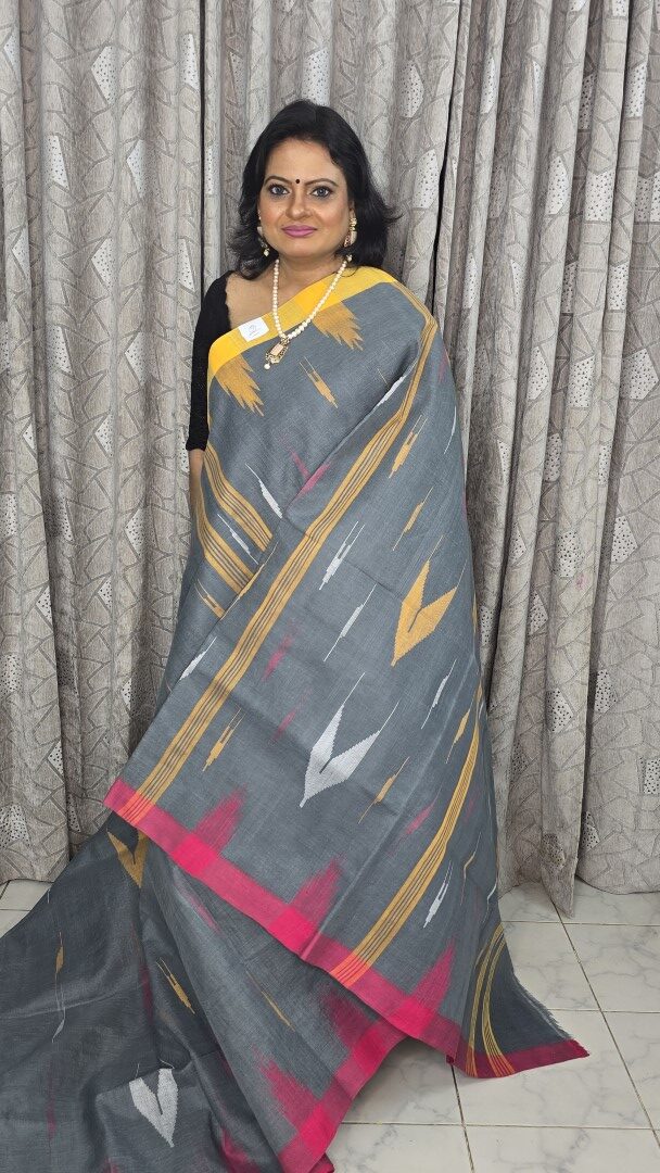 Ash Body with Ganga Jamuna Par Monipuri Saree with Running Blouse Piece